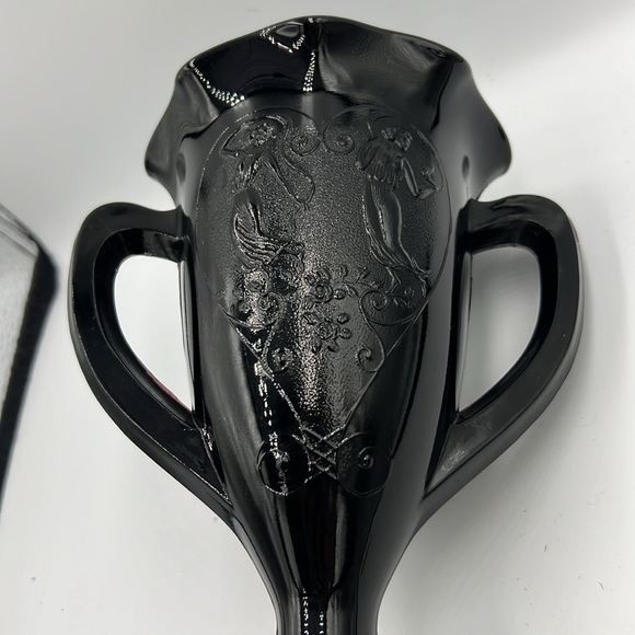1930s LE Smith Black Amethyst Glass Trophy Vase Dancing Nymphs 7” - Picture 2 of 5